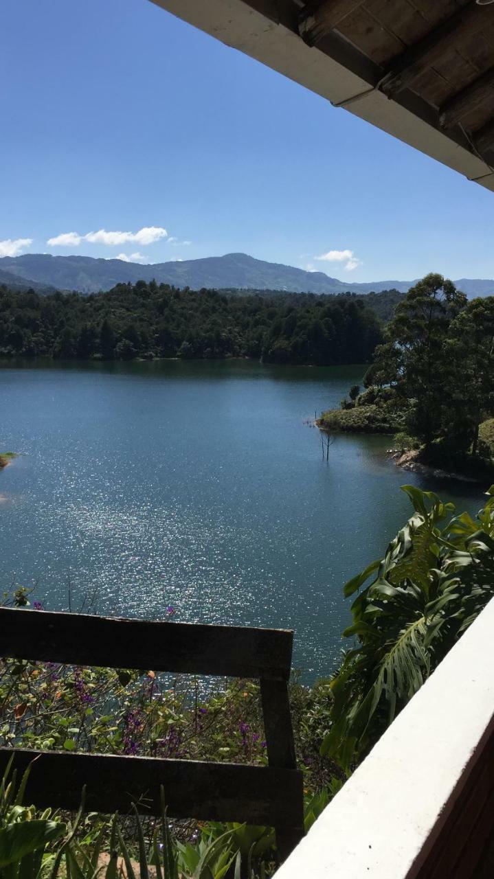 La Madriguera Hotel Guatapé Buitenkant foto